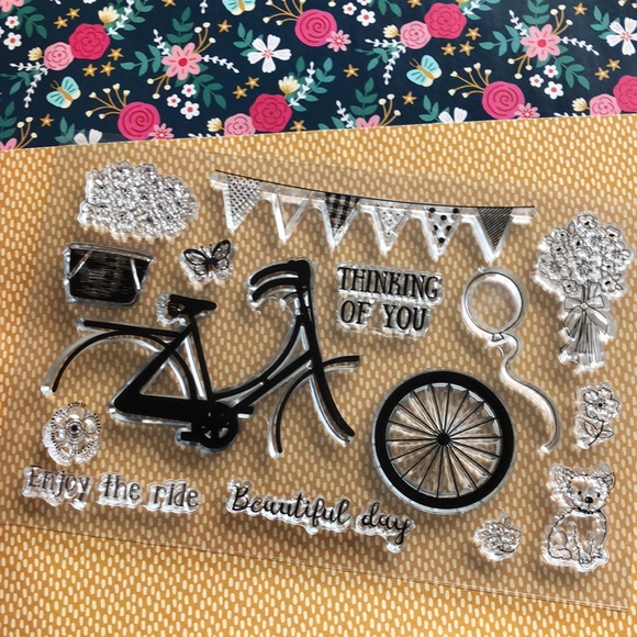 Cardmaking & Papercraft Magazine - Picture 7 of 7